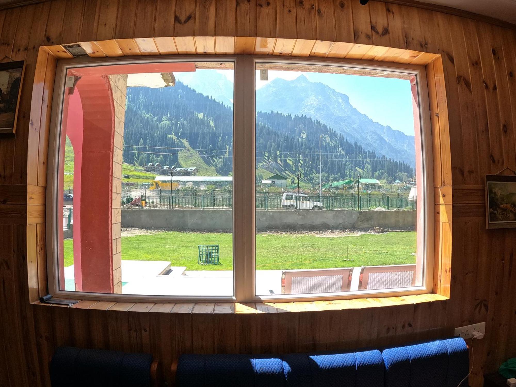 Hotel Barzman Sonamarg Exterior photo