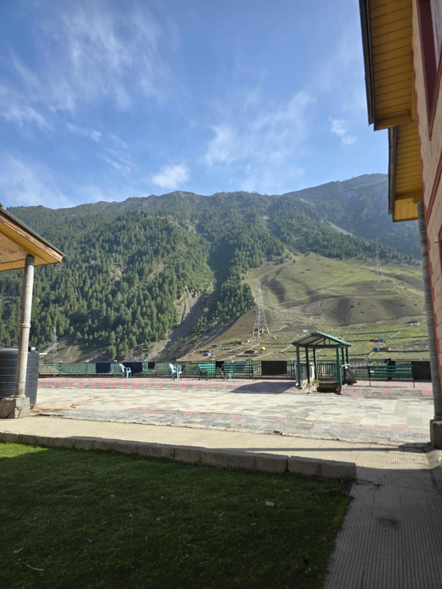 Hotel Barzman Sonamarg Exterior photo